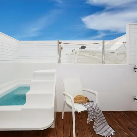 Numinous 1 * Oia (Santorini)